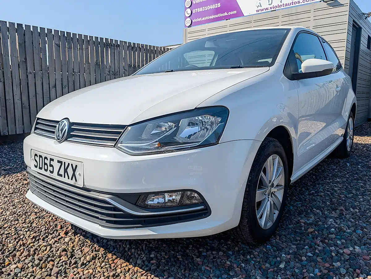 Used 2015 Volkswagen Polo Se White - Interior and Exterior details 7