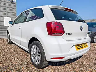 Used 2015 Volkswagen Polo Se White - Interior and Exterior details 9