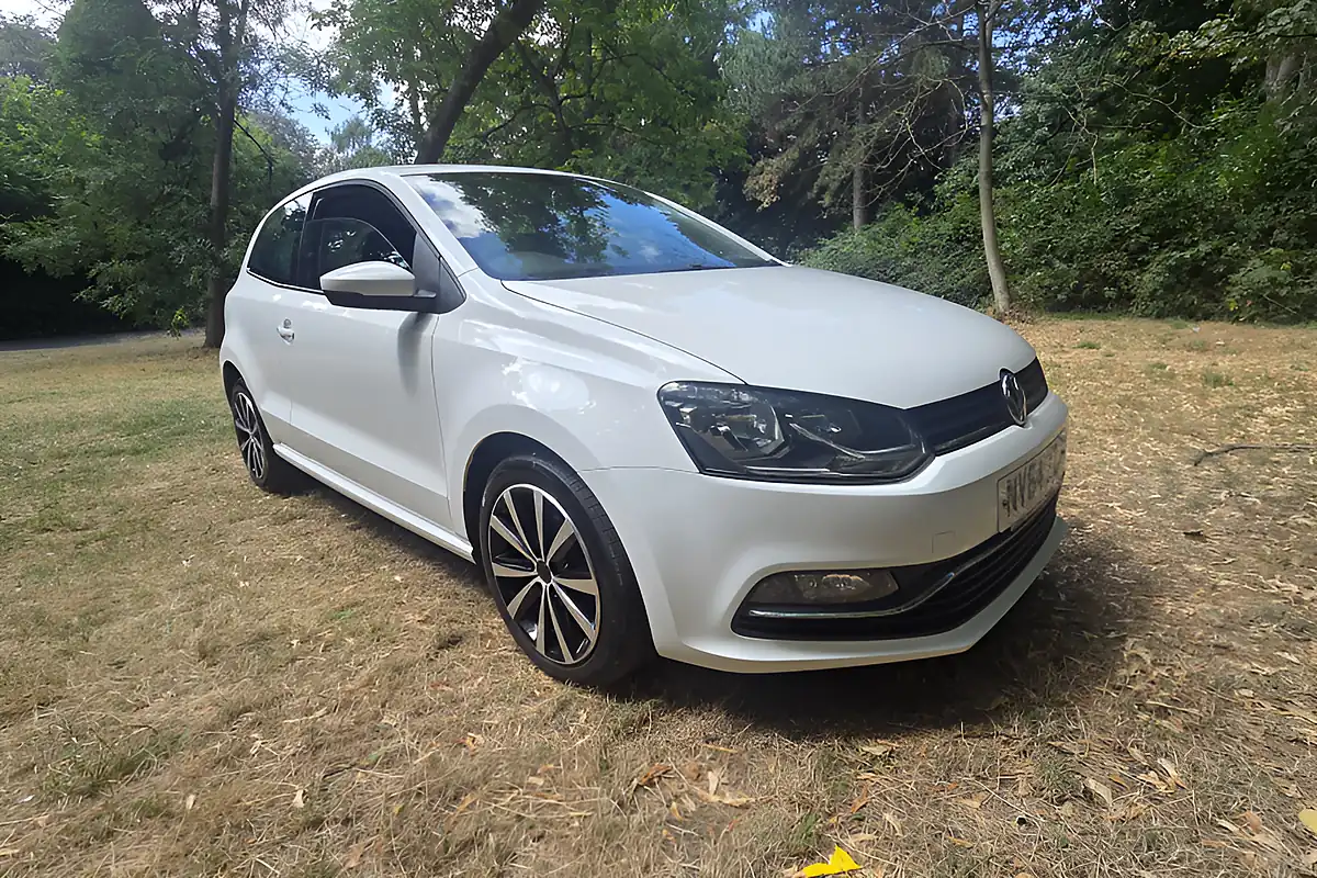 Used 2015 Volkswagen Polo Se White - Front View
