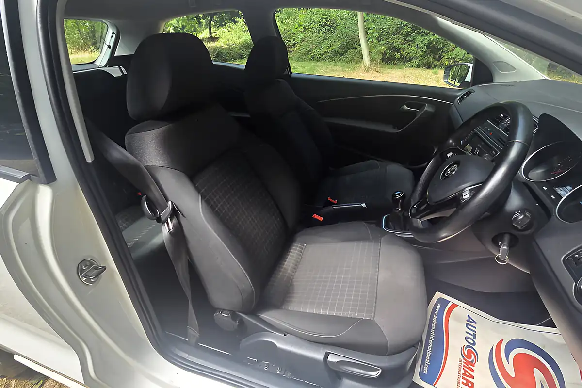 Used 2015 Volkswagen Polo Se White - Interior and Exterior details 13