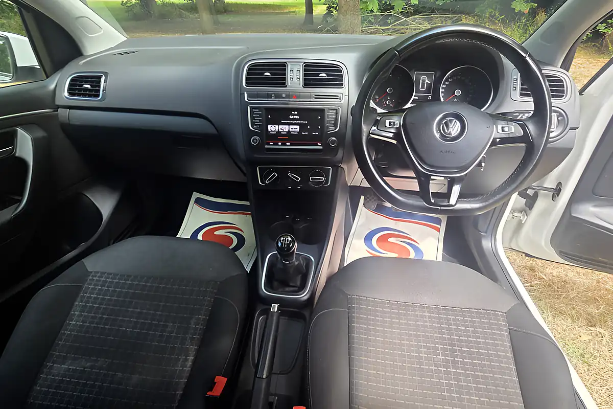 Used 2015 Volkswagen Polo Se White - Interior and Exterior details 15