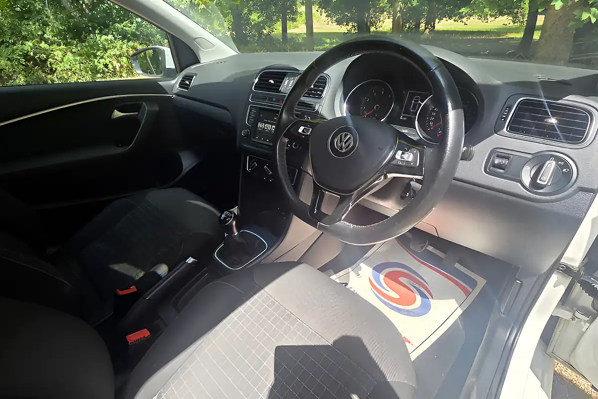 Used 2015 Volkswagen Polo Se White - Interior and Exterior details 17