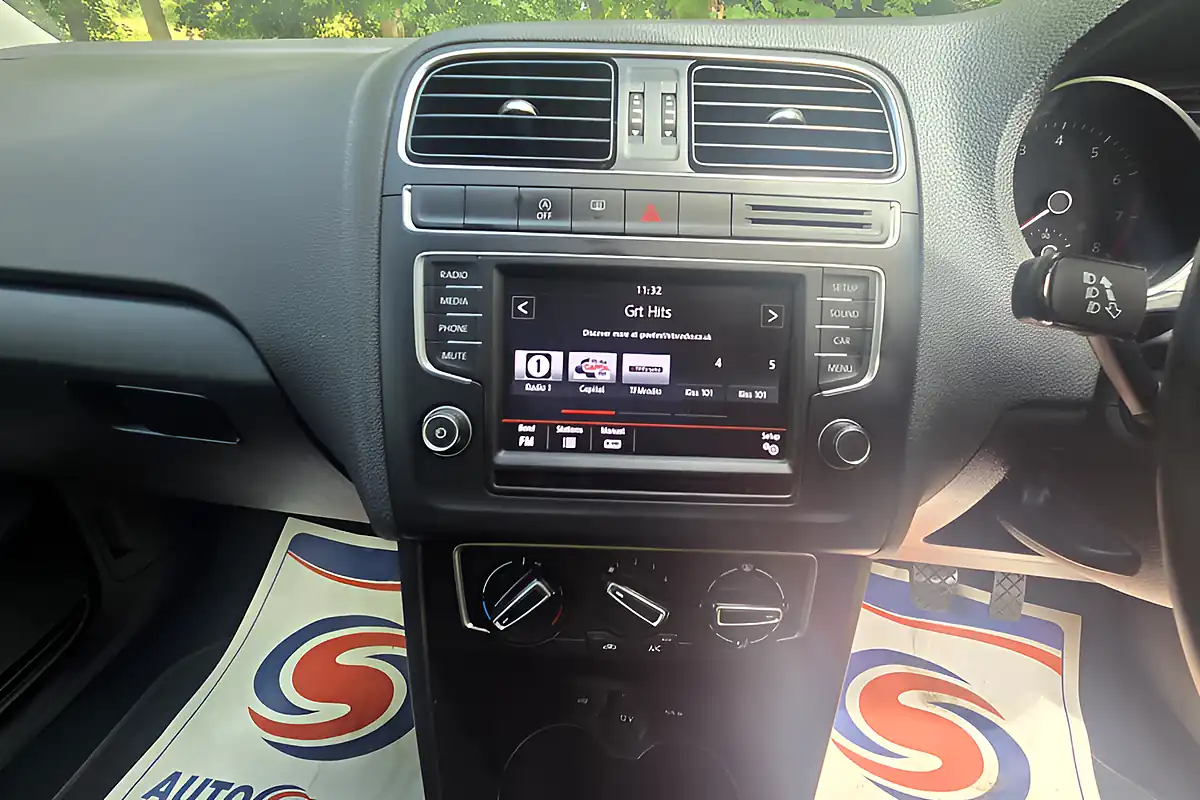 Used 2015 Volkswagen Polo Se White - Interior and Exterior details 19