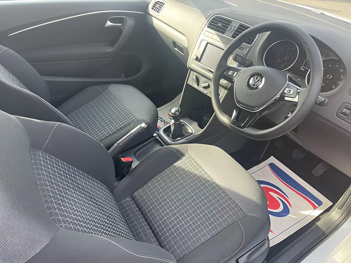 Used 2015 Volkswagen Polo Se White - Interior and Exterior details 12