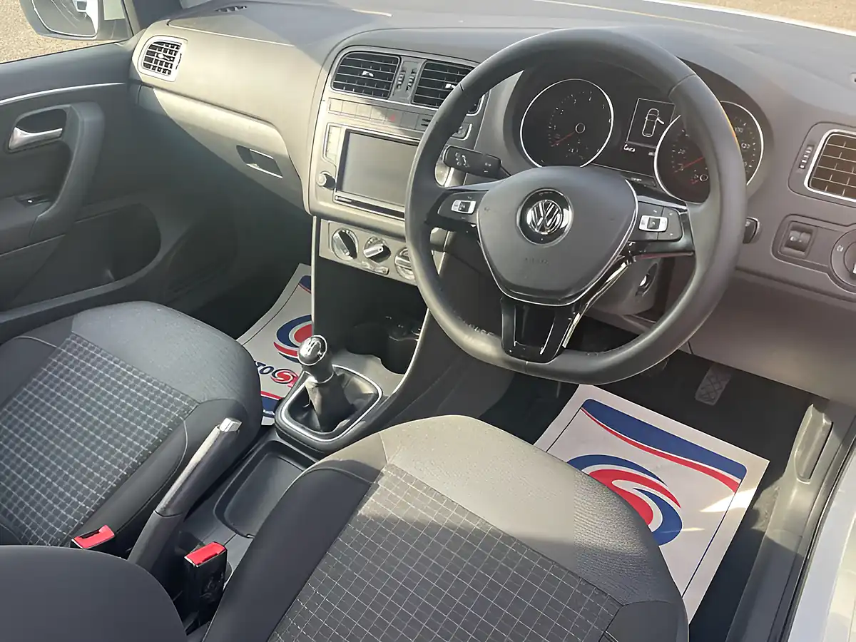 Used 2015 Volkswagen Polo Se White - Interior and Exterior details 13