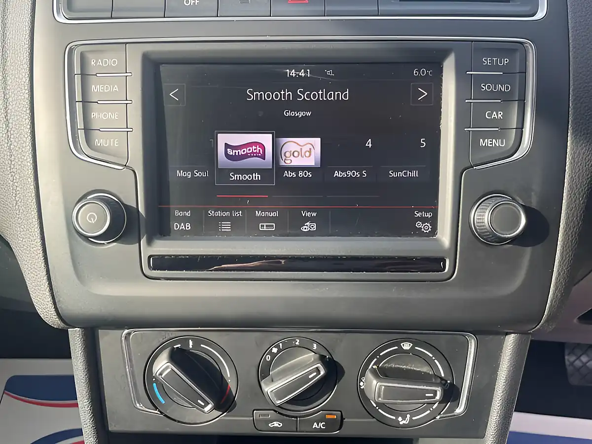 Used 2015 Volkswagen Polo Se White - Interior and Exterior details 16