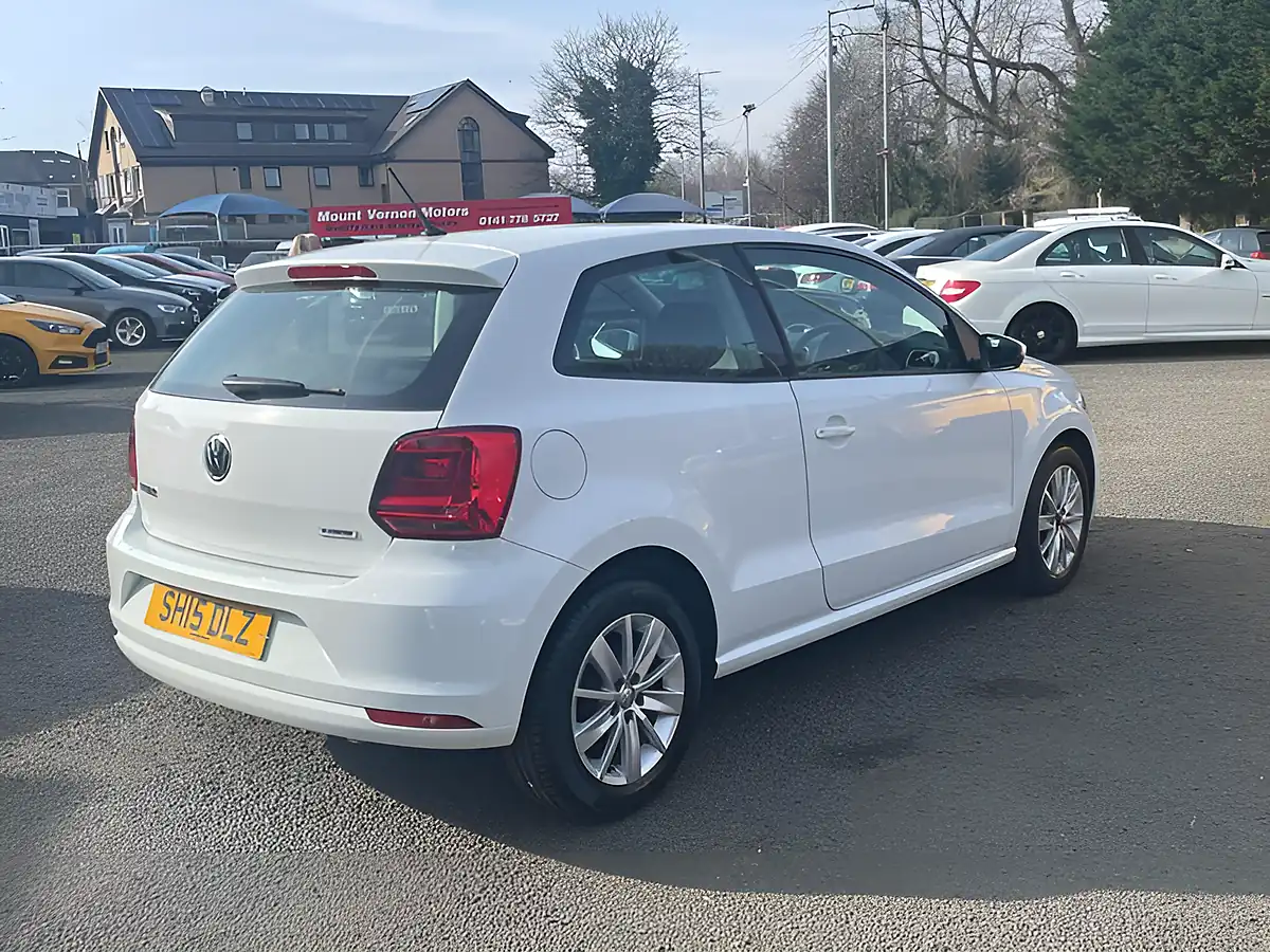 Used 2015 Volkswagen Polo Se White - Interior and Exterior details 8