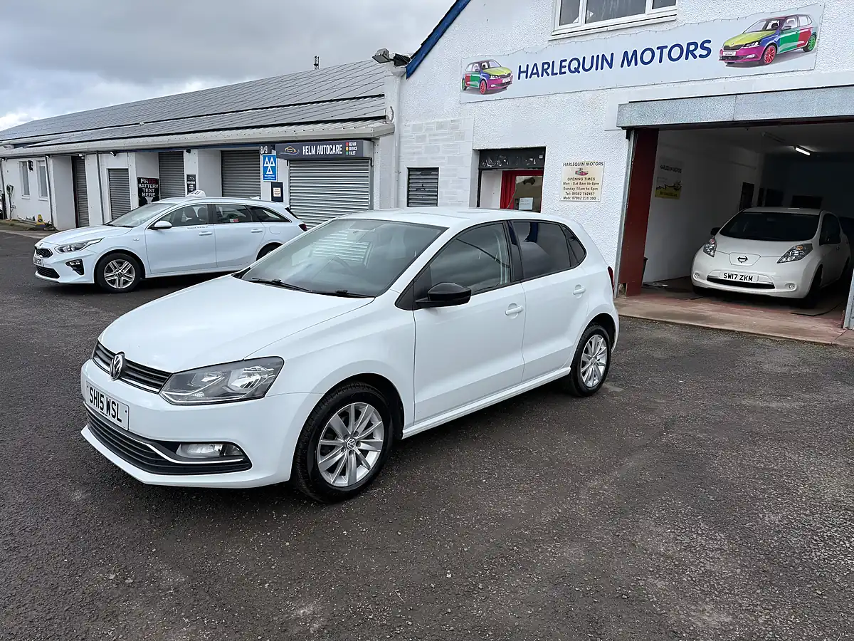 Used 2015 Volkswagen Polo Se White - Front View