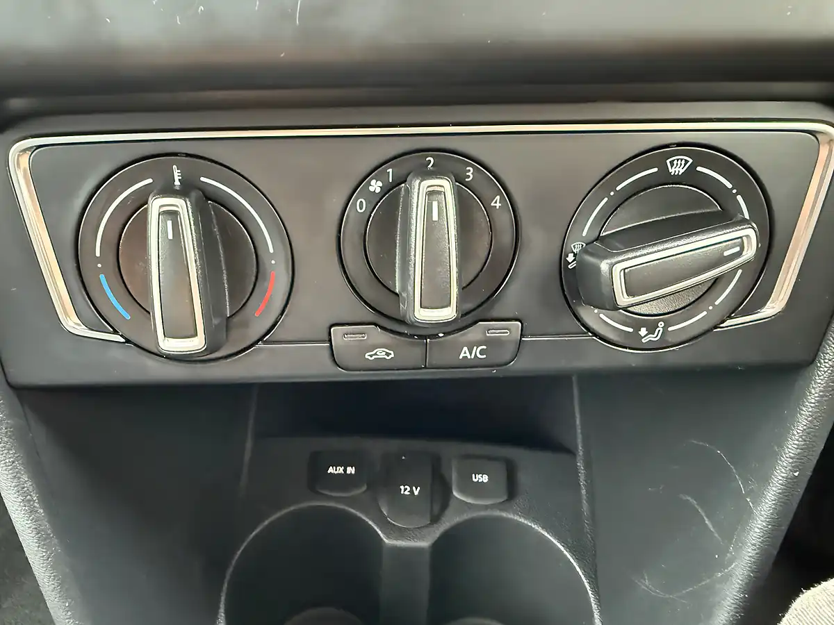 Used 2015 Volkswagen Polo Se White - Interior and Exterior details 20
