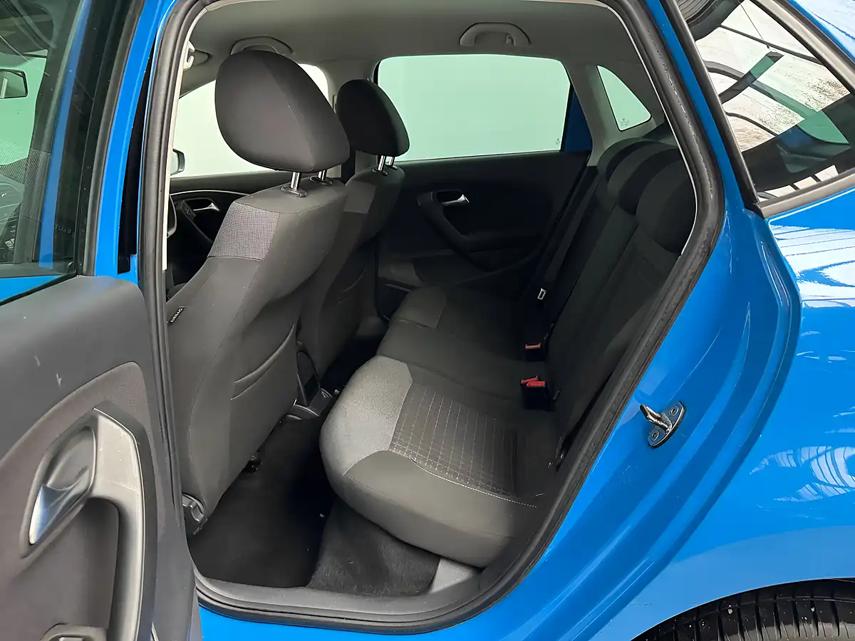 Used 2015 Volkswagen Polo Sel Mayan Blue - Interior and Exterior details 10