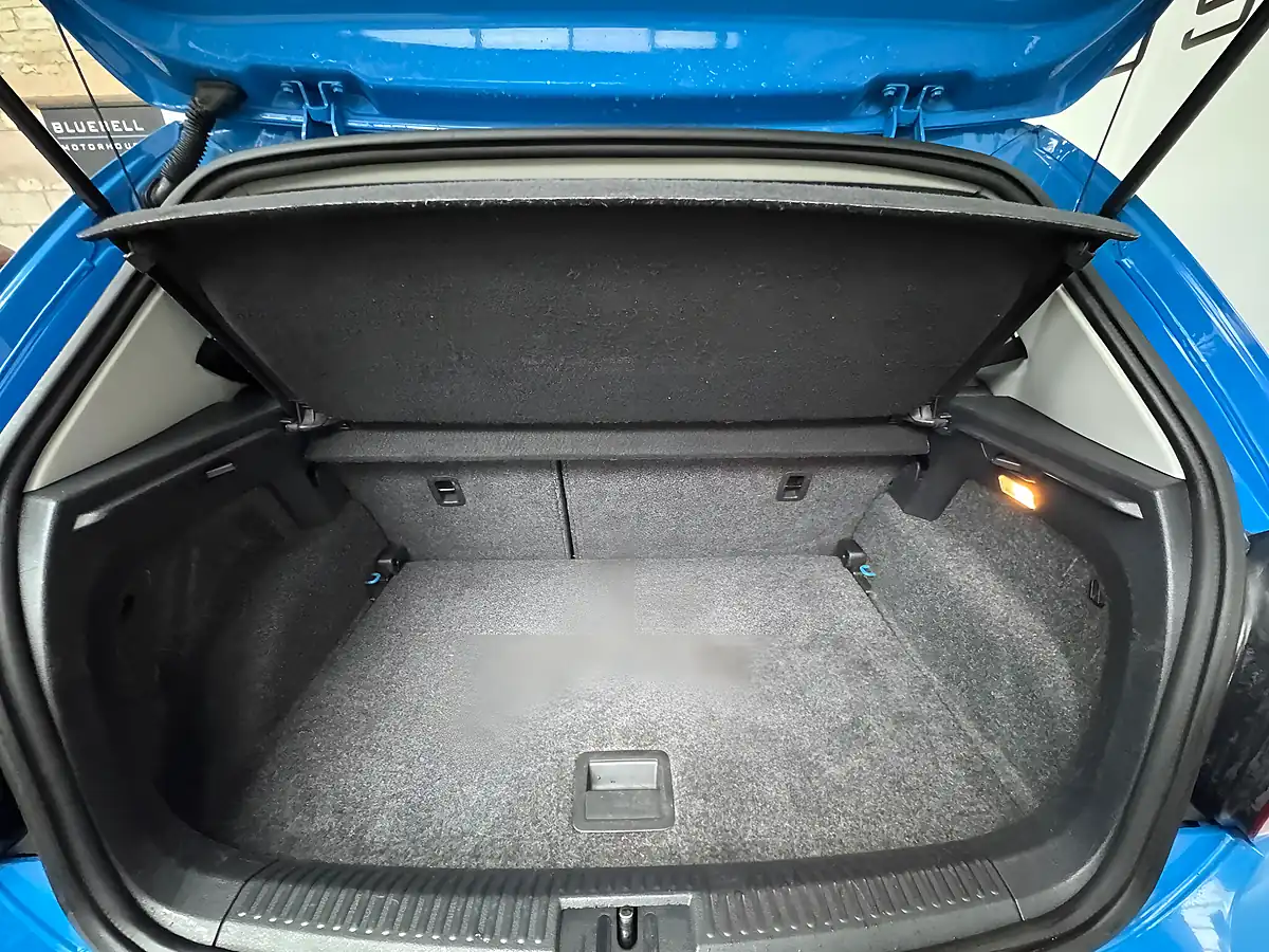 Used 2015 Volkswagen Polo Sel Mayan Blue - Interior and Exterior details 18