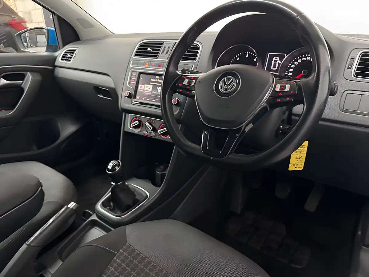 Used 2015 Volkswagen Polo Sel Mayan Blue - Interior and Exterior details 3