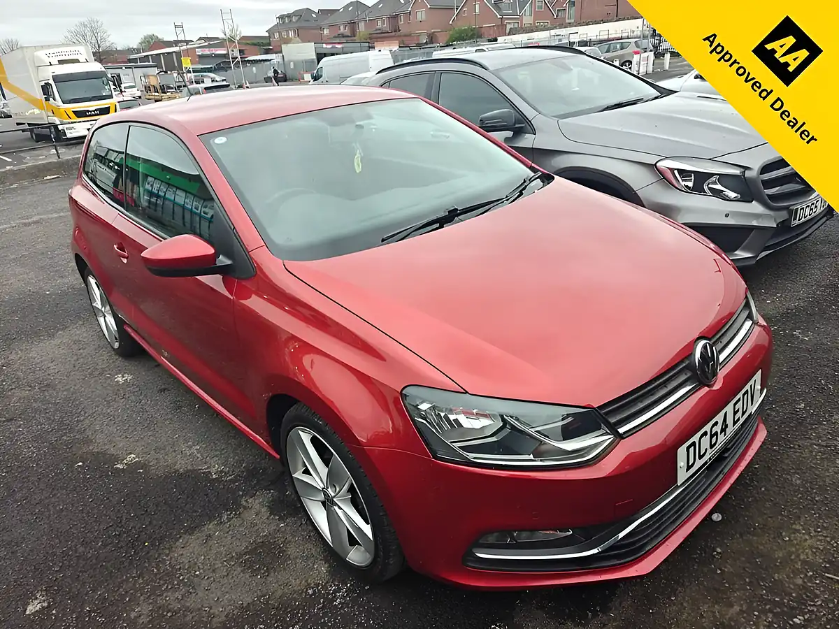 Used 2015 Volkswagen Polo Sel Red - Front View