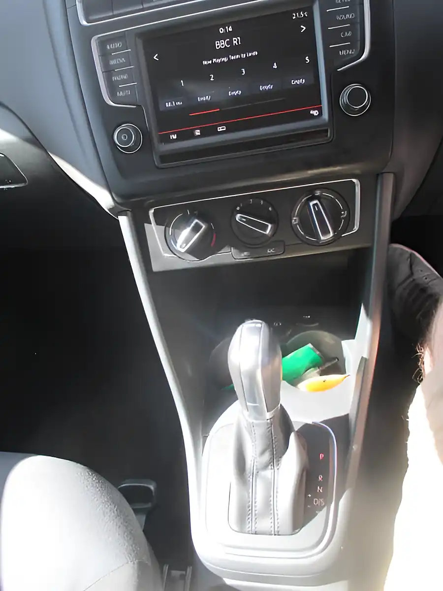 Used 2015 Volkswagen Polo Silver - Interior and Exterior details 11
