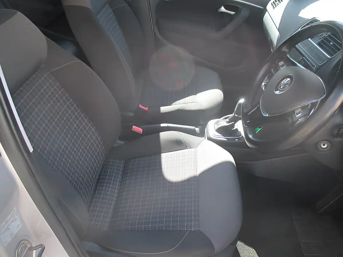 Used 2015 Volkswagen Polo Silver - Interior and Exterior details 8
