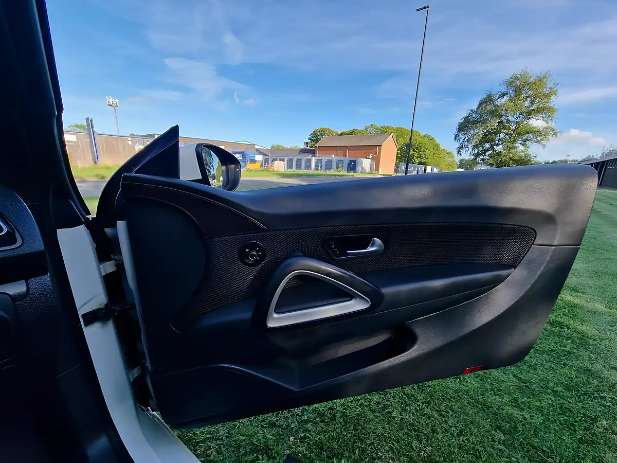 Used 2015 Volkswagen Scirocco Bluemotion Tech GT White - Interior and Exterior details 13