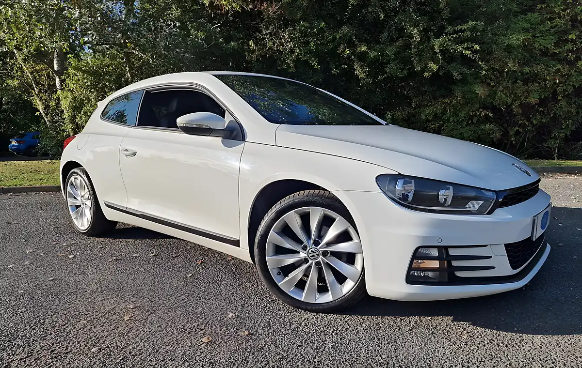 Used 2015 Volkswagen Scirocco Bluemotion Tech GT White - Interior and Exterior details 14