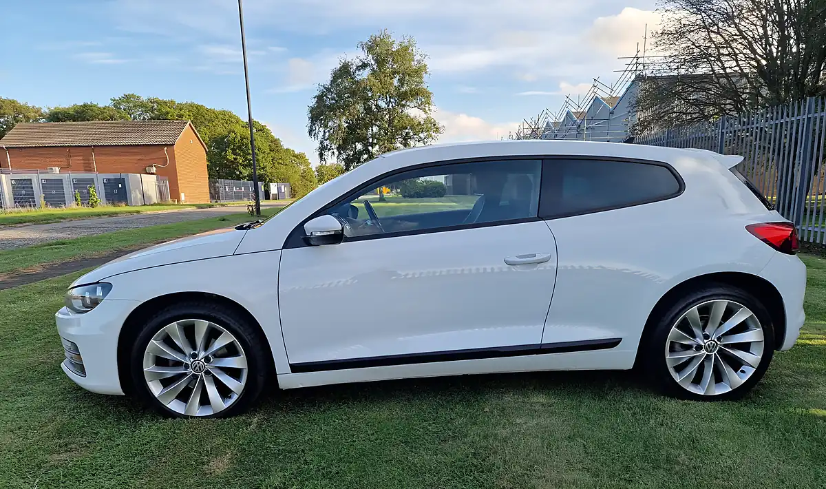 Used 2015 Volkswagen Scirocco Bluemotion Tech GT White - Interior and Exterior details 19