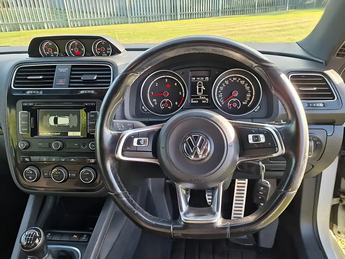 Used 2015 Volkswagen Scirocco Bluemotion Tech GT White - Interior and Exterior details 3