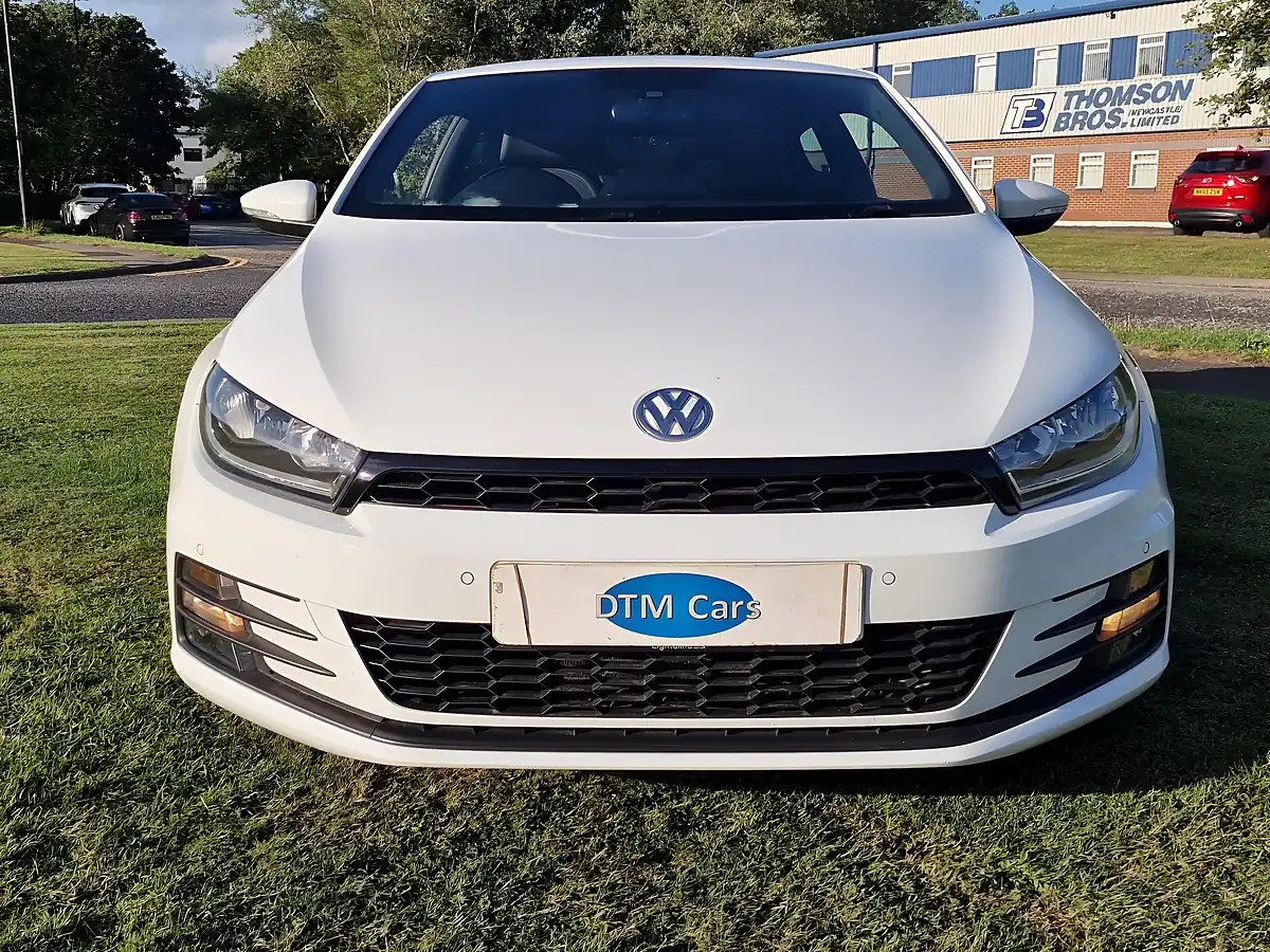 Used 2015 Volkswagen Scirocco Bluemotion Tech GT White - Interior and Exterior details 7