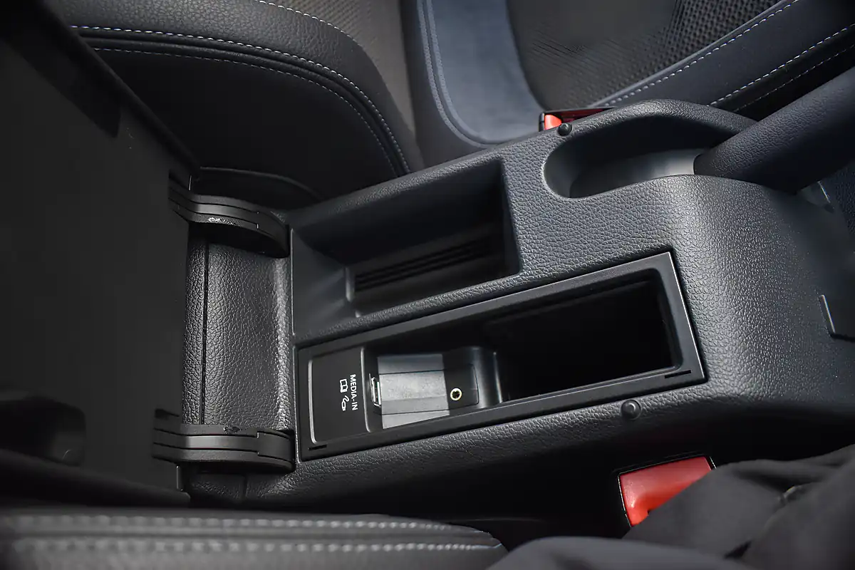 Used 2015 Volkswagen Scirocco GT Flash Red - Interior and Exterior details 16