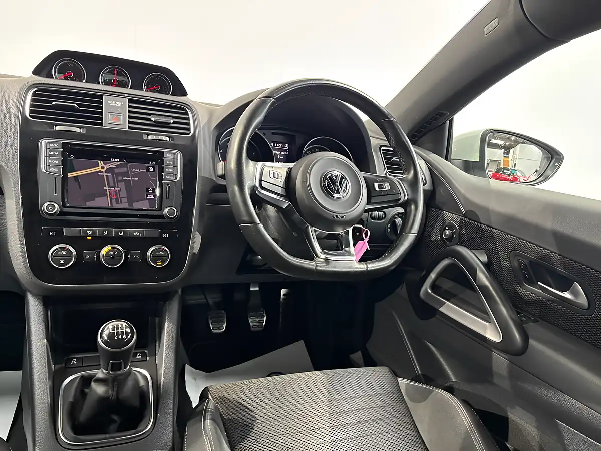 Used 2015 Volkswagen Scirocco GT Pure White - Interior and Exterior details 18