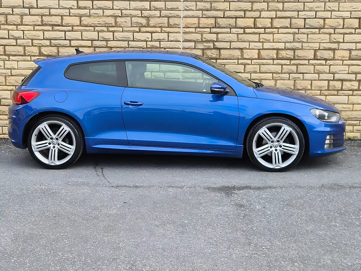 Used 2015 Volkswagen Scirocco R-Line Blue - Interior and Exterior details 13