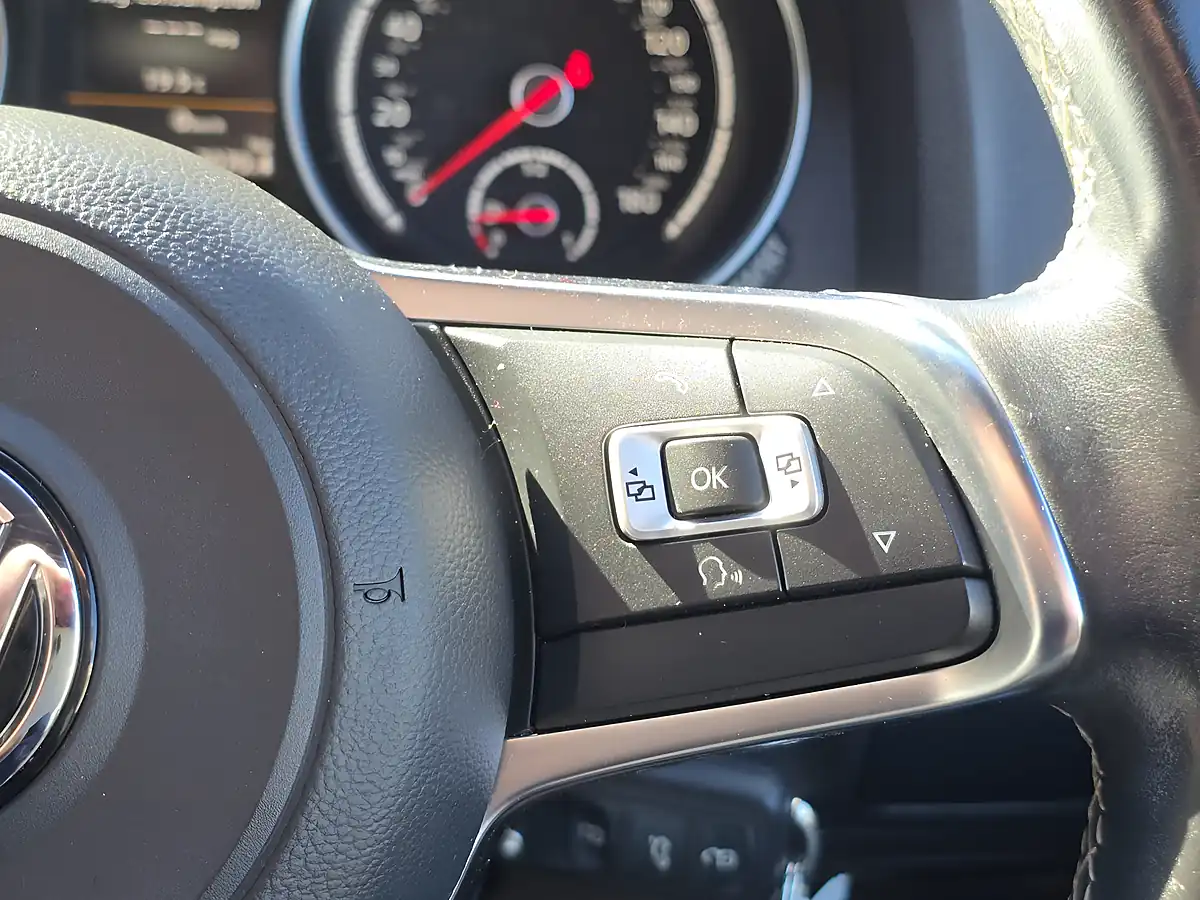 Used 2015 Volkswagen Scirocco R-Line Blue - Interior and Exterior details 16