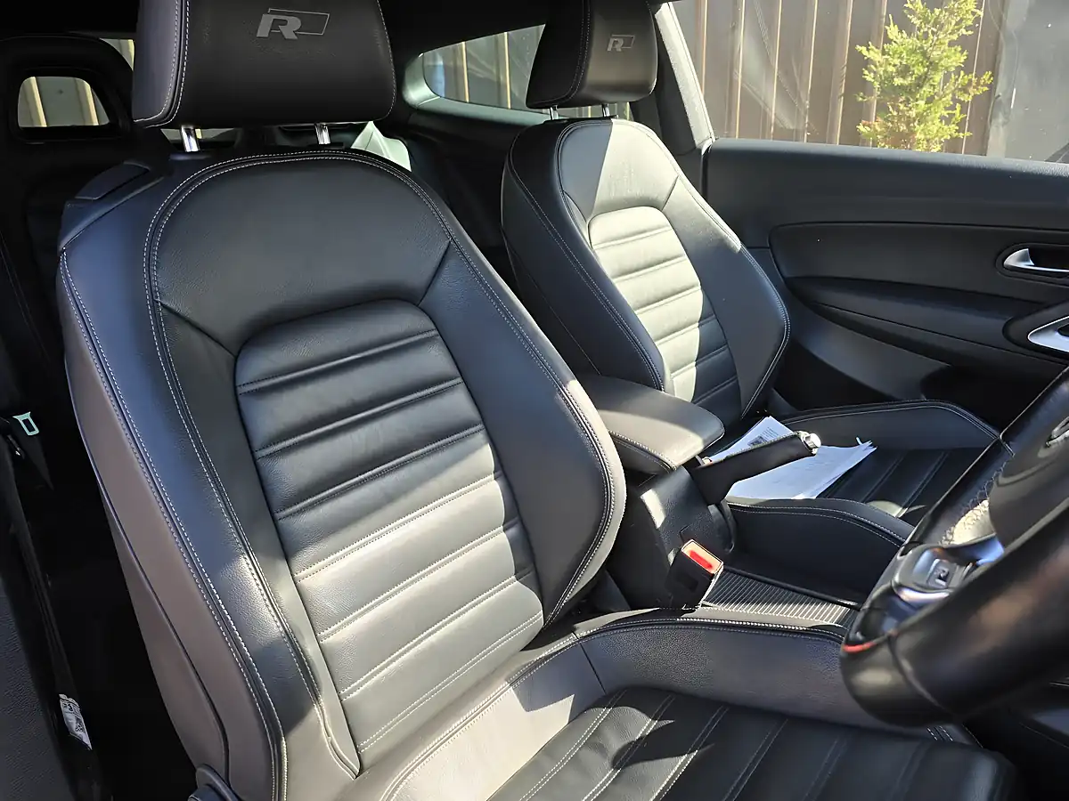Used 2015 Volkswagen Scirocco R-Line Blue - Interior and Exterior details 6