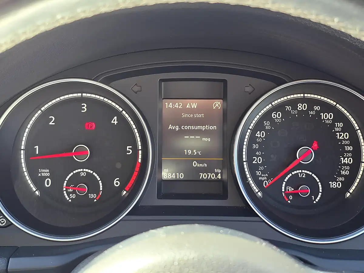 Used 2015 Volkswagen Scirocco R-Line Blue - Interior and Exterior details 8