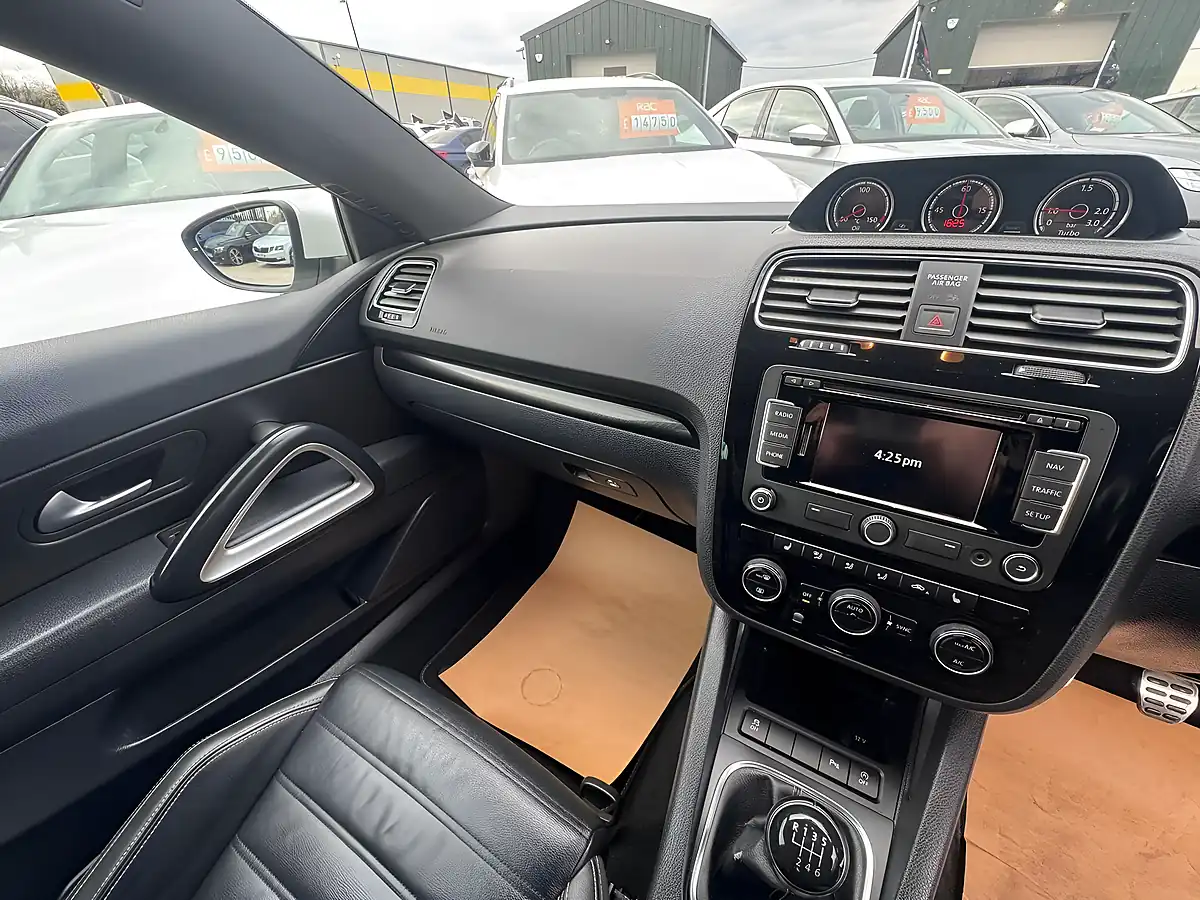 Used 2015 Volkswagen Scirocco R-Line White - Interior and Exterior details 13
