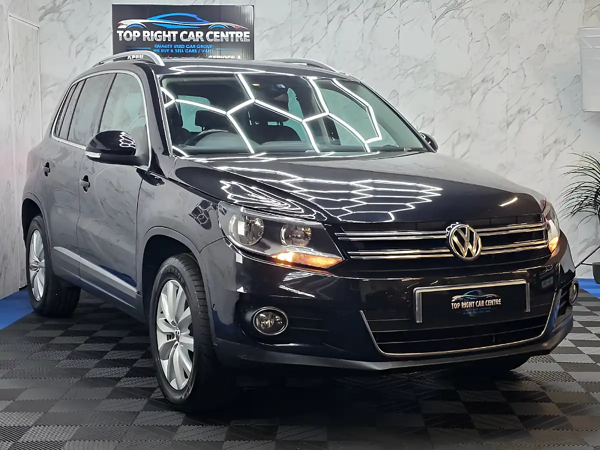 Used 2015 Volkswagen Tiguan Bluemotion Tech Match Black - Front View