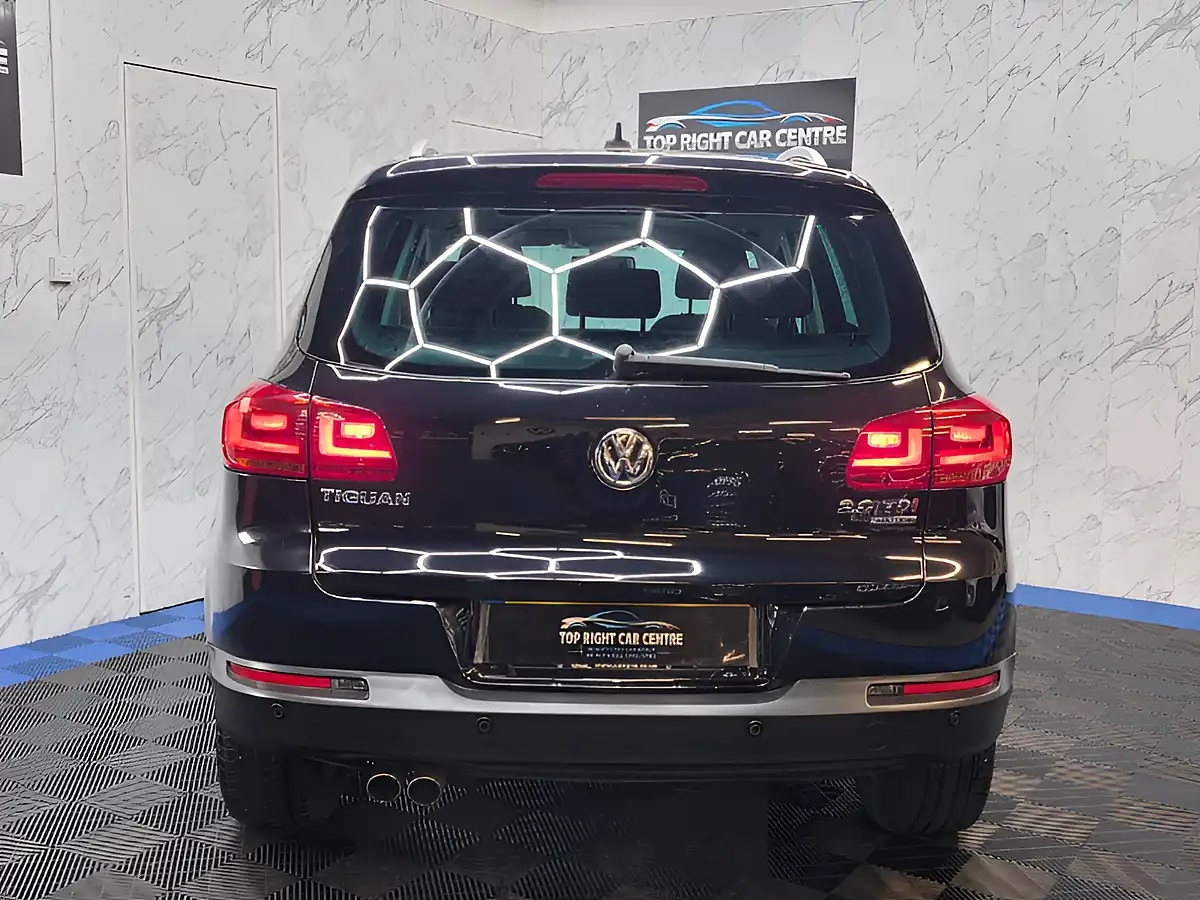 Used 2015 Volkswagen Tiguan Bluemotion Tech Match Black - Interior and Exterior details 6