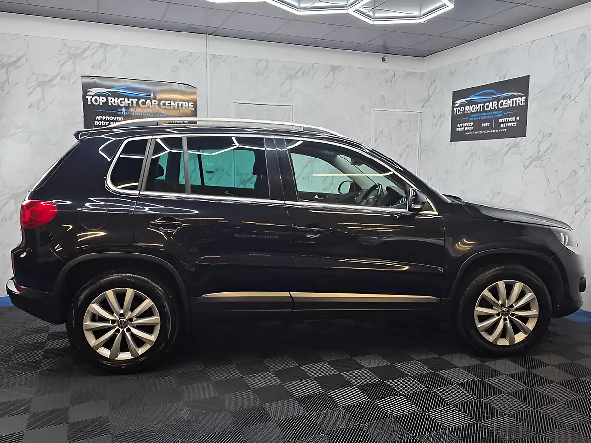 Used 2015 Volkswagen Tiguan Bluemotion Tech Match Black - Interior and Exterior details 8