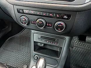 Used 2015 Volkswagen Tiguan Bluemotion Tech Match Black - Interior and Exterior details 11