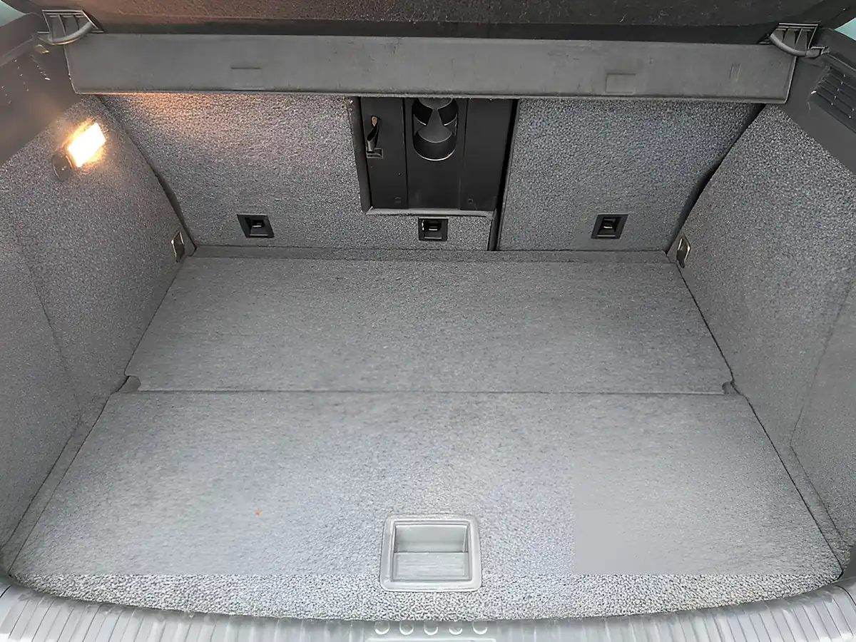 Used 2015 Volkswagen Tiguan Bluemotion Tech Match Black - Interior and Exterior details 15