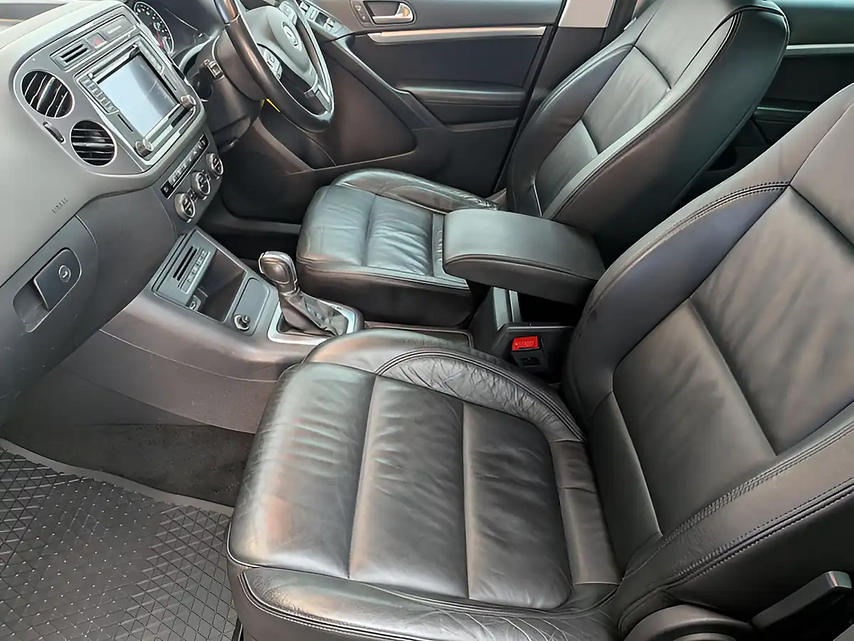 Used 2015 Volkswagen Tiguan Bluemotion Tech Match Black - Interior and Exterior details 17