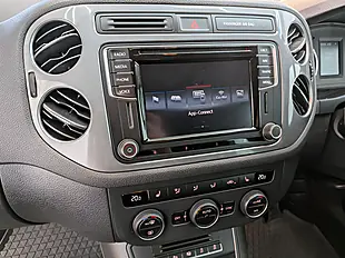 Used 2015 Volkswagen Tiguan Bluemotion Tech Match Black - Interior and Exterior details 18