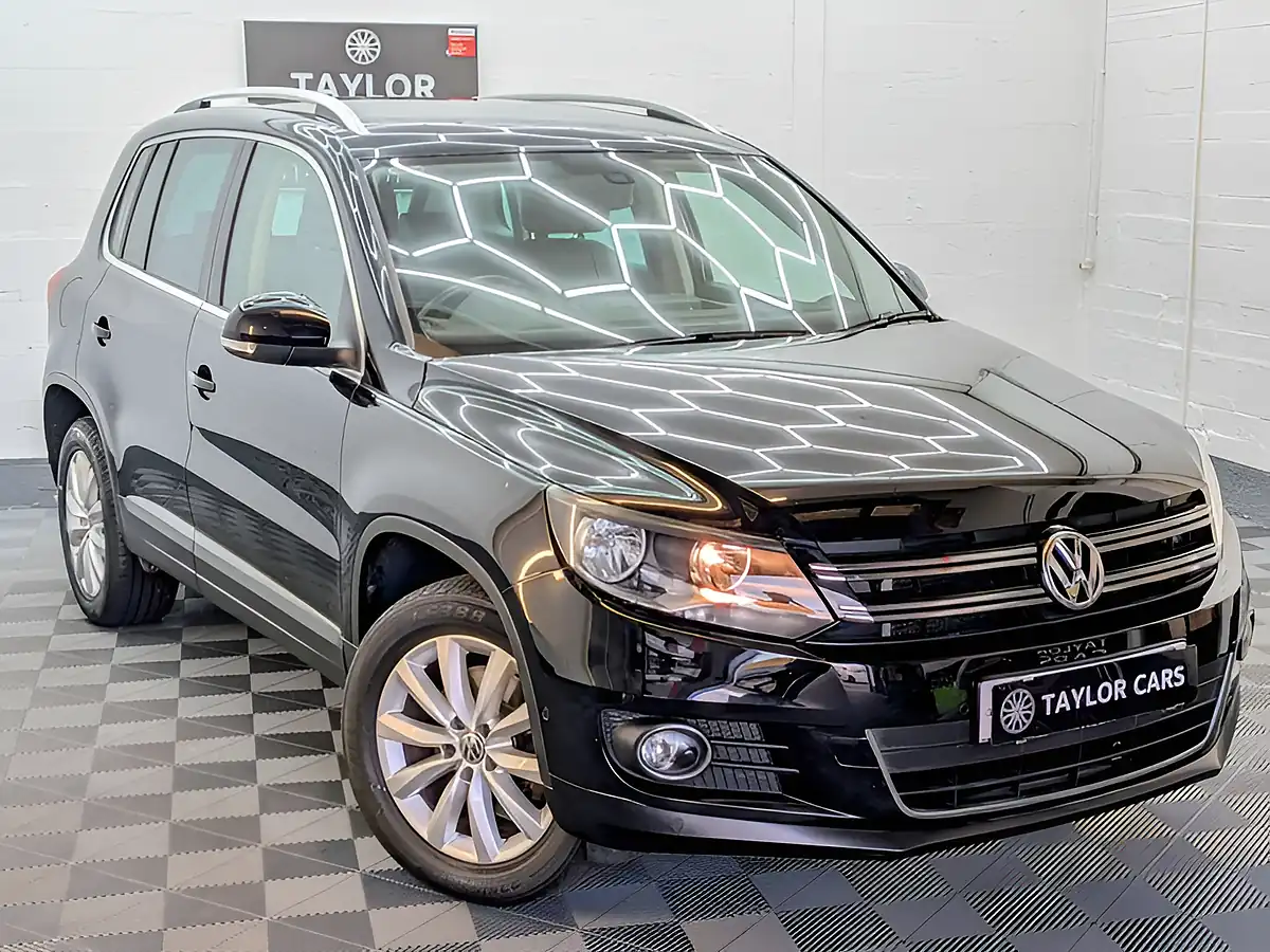 Used 2015 Volkswagen Tiguan Bluemotion Tech Match Black - Interior and Exterior details 3