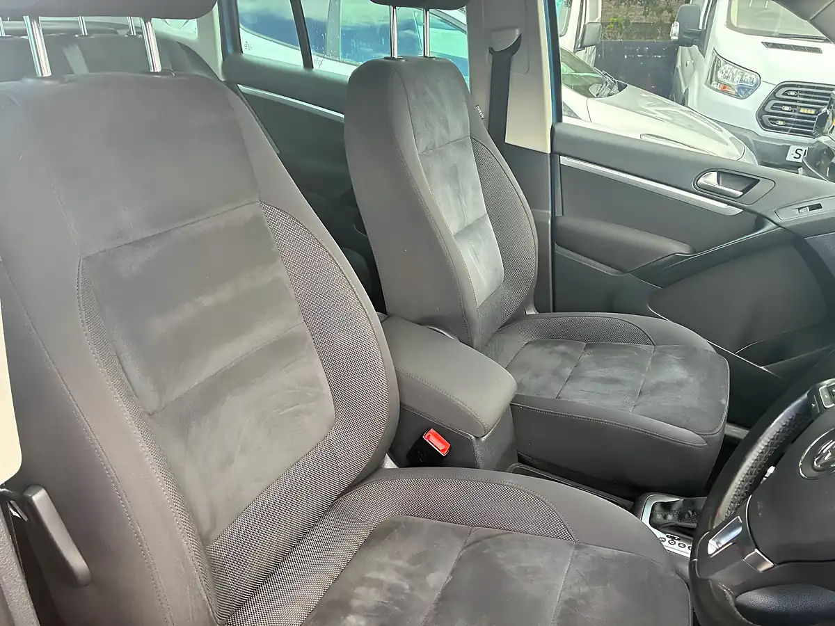 Used 2015 Volkswagen Tiguan Bluemotion Tech Match Blue - Interior and Exterior details 15