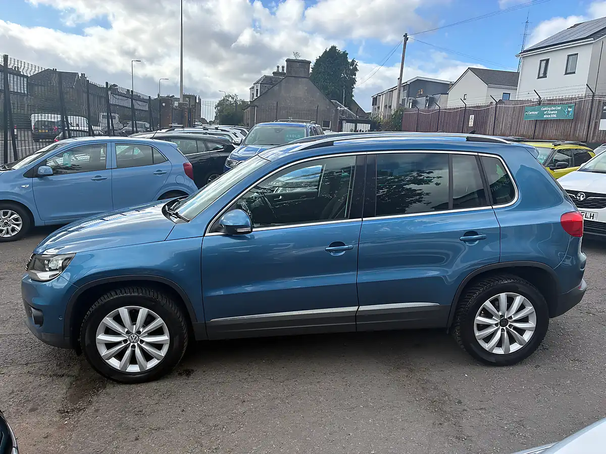 Used 2015 Volkswagen Tiguan Bluemotion Tech Match Blue - Interior and Exterior details 6