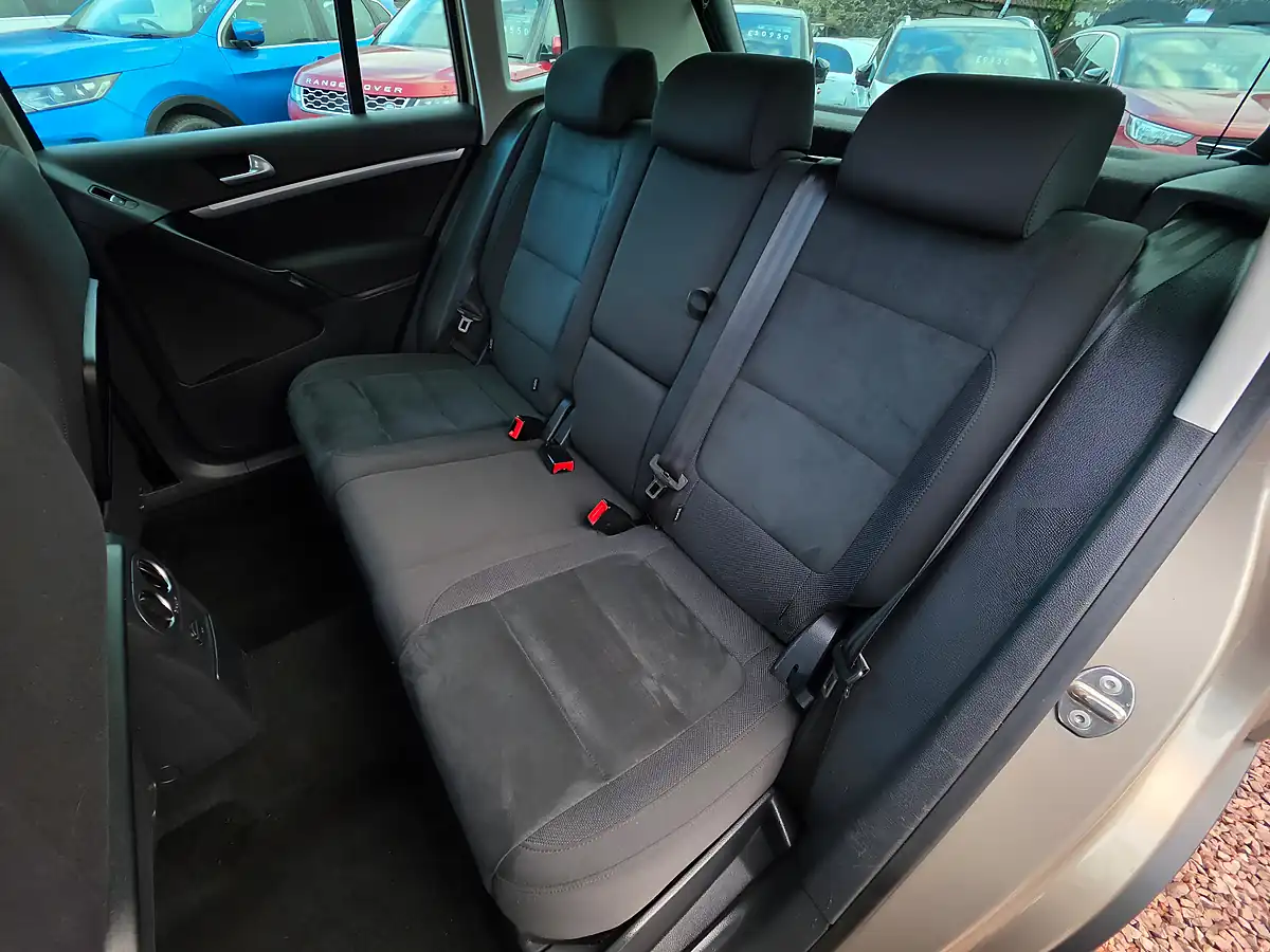 Used 2015 Volkswagen Tiguan Bluemotion Tech Match Edition Titanium Beige Metallic - Interior and Exterior details 12