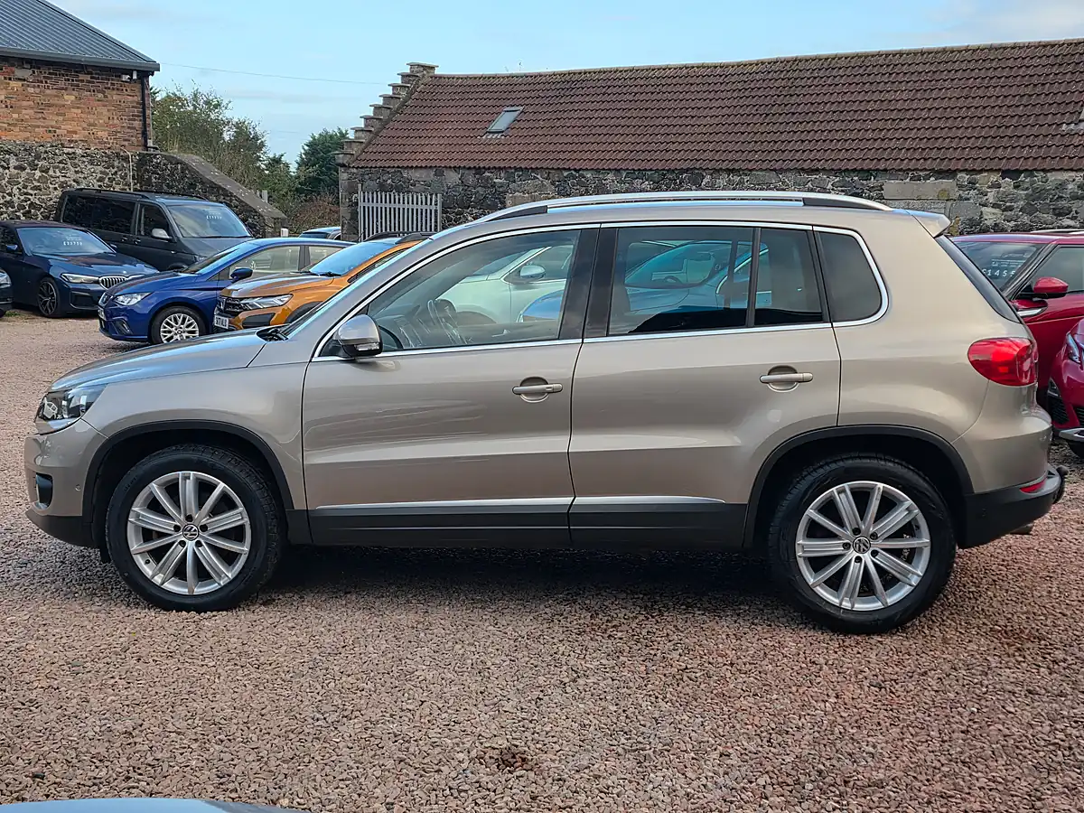Used 2015 Volkswagen Tiguan Bluemotion Tech Match Edition Titanium Beige Metallic - Interior and Exterior details 14