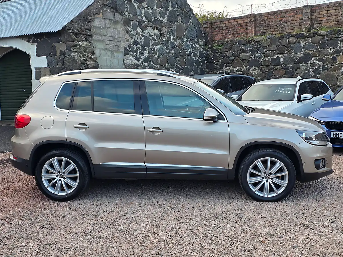 Used 2015 Volkswagen Tiguan Bluemotion Tech Match Edition Titanium Beige Metallic - Interior and Exterior details 19