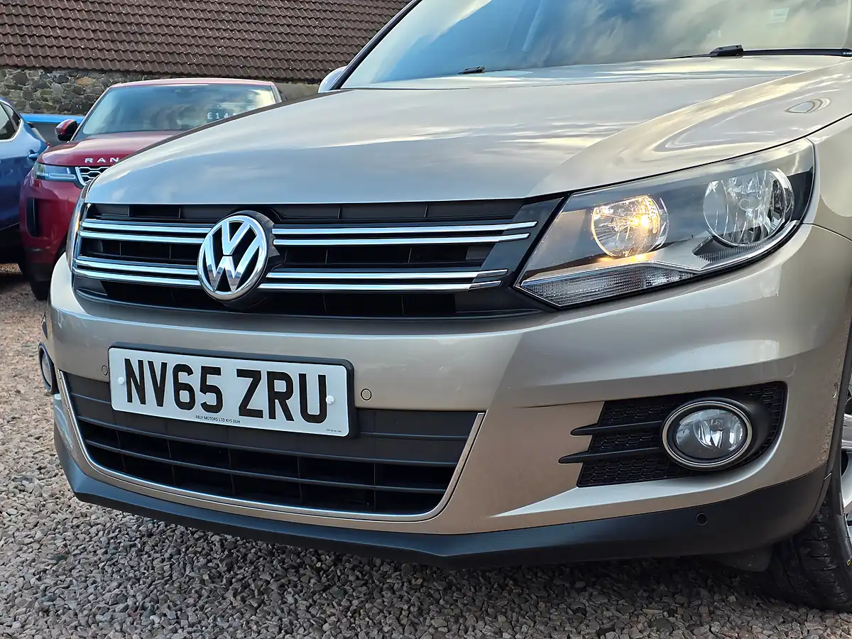 Used 2015 Volkswagen Tiguan Bluemotion Tech Match Edition Titanium Beige Metallic - Interior and Exterior details 6