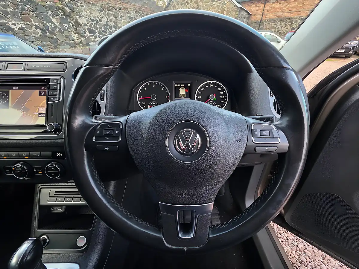 Used 2015 Volkswagen Tiguan Bluemotion Tech Match Edition Titanium Beige Metallic - Interior and Exterior details 9