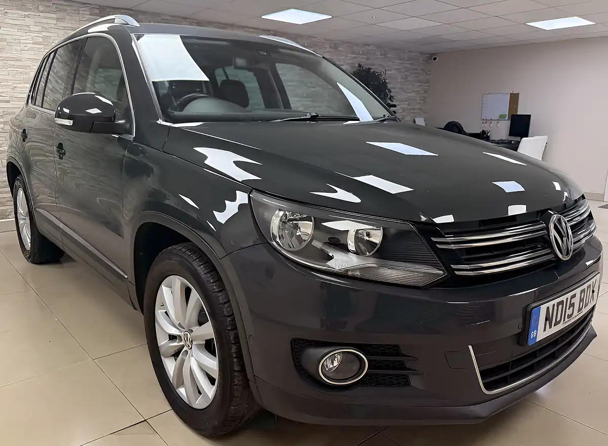 Used 2015 Volkswagen Tiguan Bluemotion Tech Match Grey - Front View
