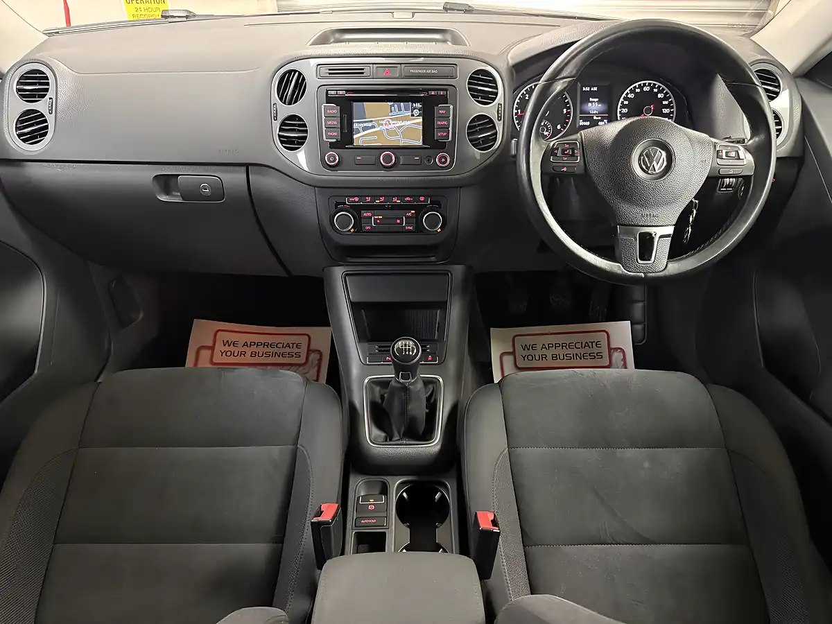 Used 2015 Volkswagen Tiguan Bluemotion Tech Match Grey - Interior and Exterior details 13