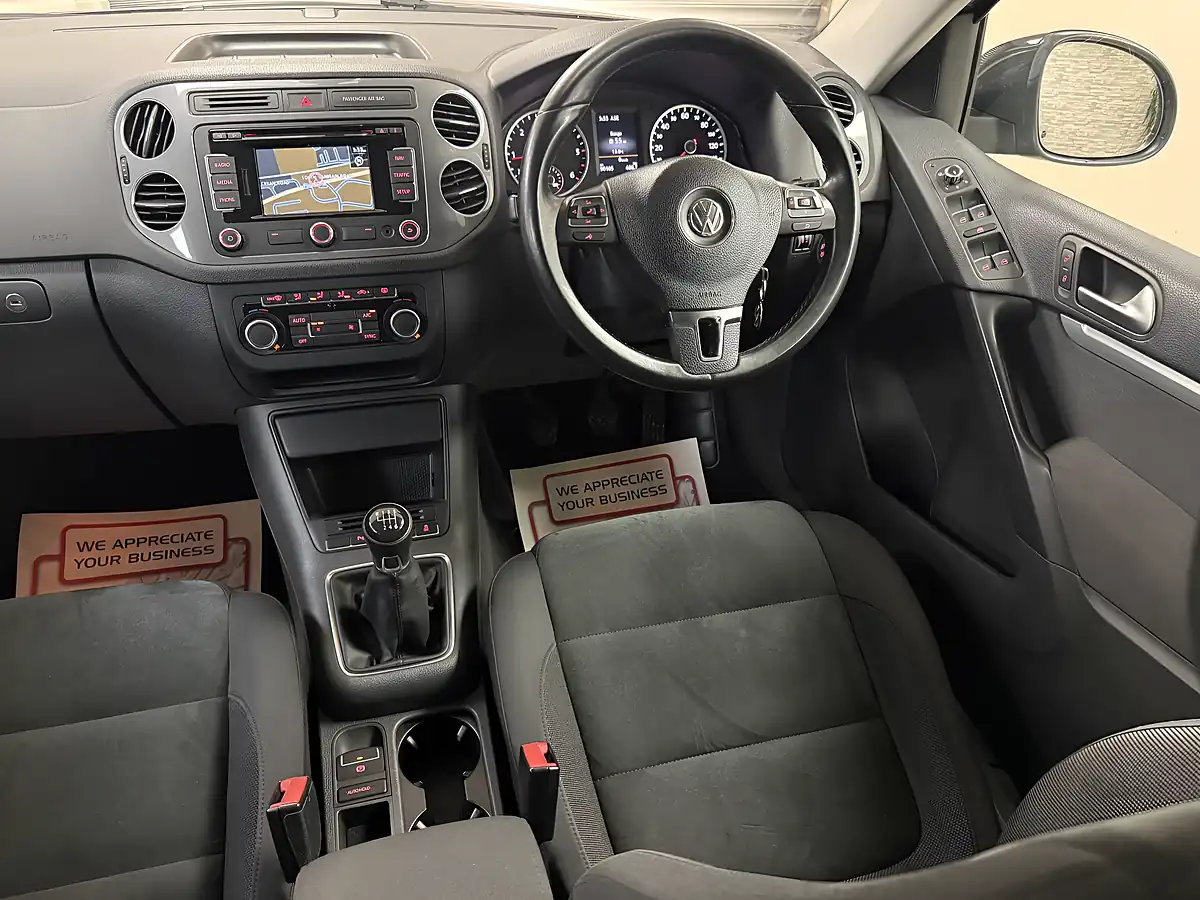 Used 2015 Volkswagen Tiguan Bluemotion Tech Match Grey - Interior and Exterior details 14