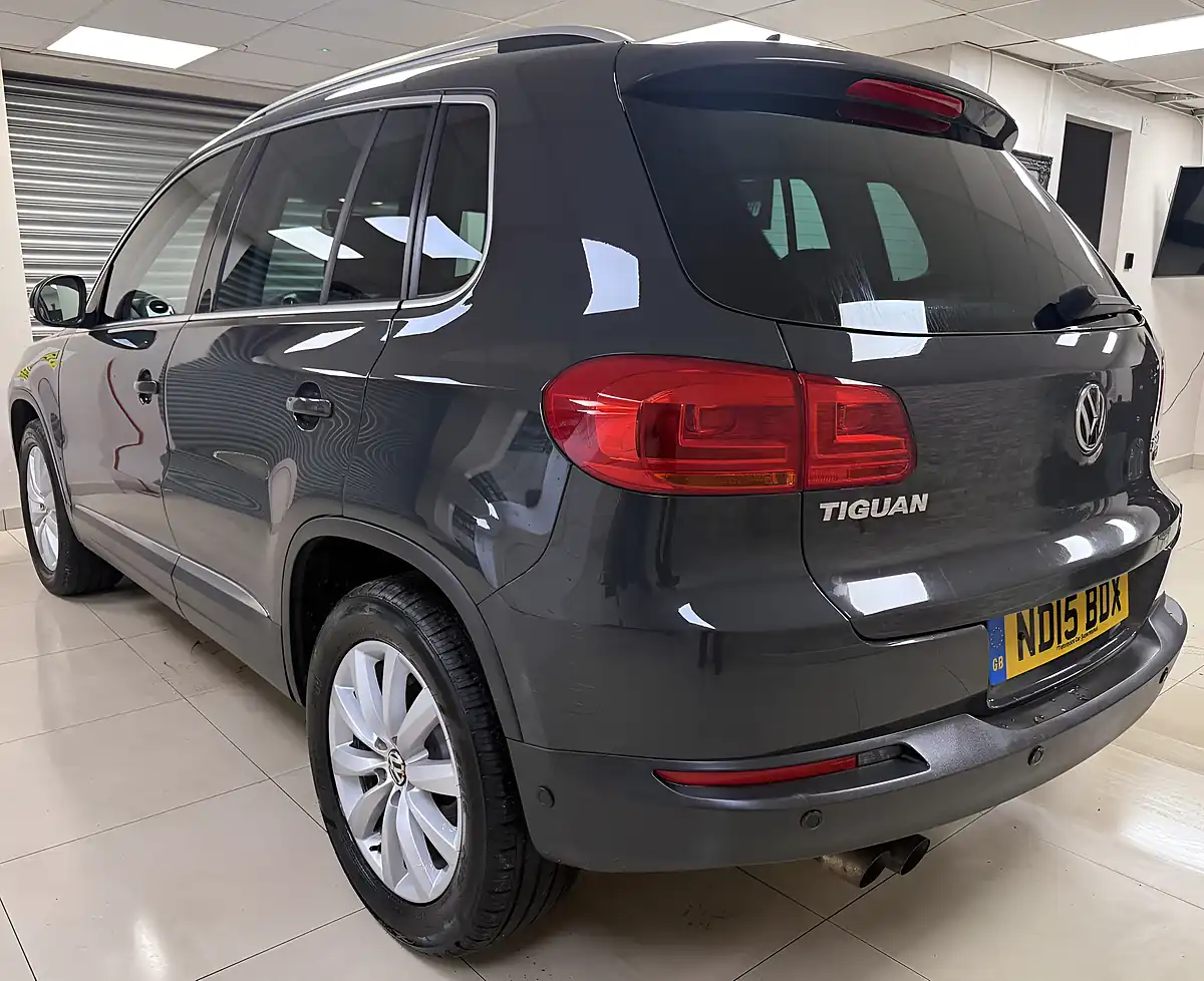 Used 2015 Volkswagen Tiguan Bluemotion Tech Match Grey - Interior and Exterior details 4